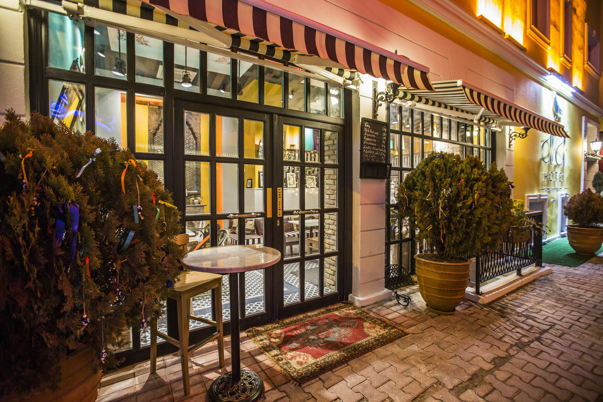 Araf Hotel Коня Екстериор снимка